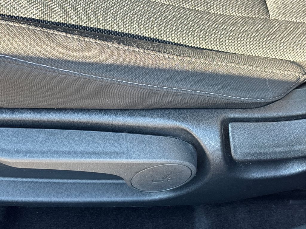 2024 Hyundai Elantra SE photo 19