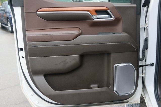 Used 2023 White GMC Denali image 17