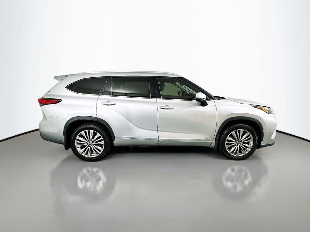 2023 Toyota Highlander Platinum photo 4