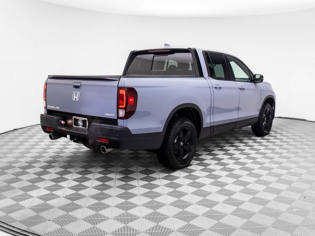 2022 Honda Ridgeline Black Edition photo 4