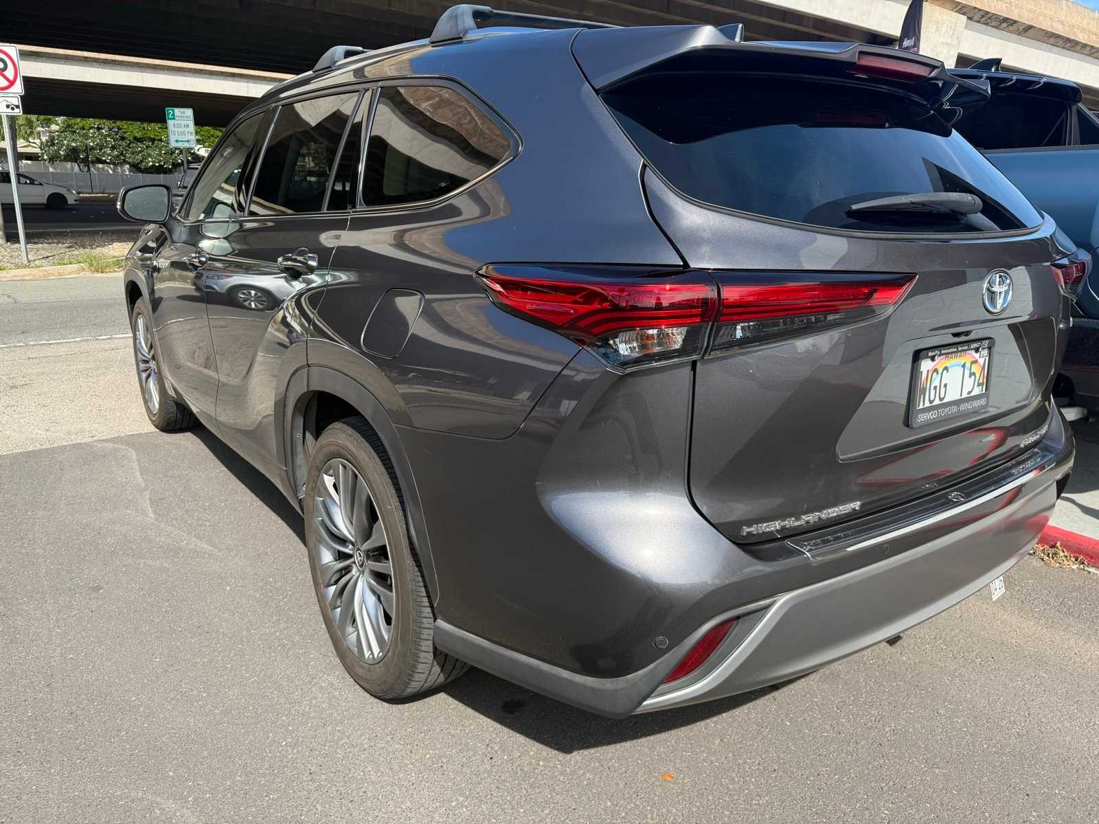 2021 Toyota Highlander Hybrid Platinum photo 3