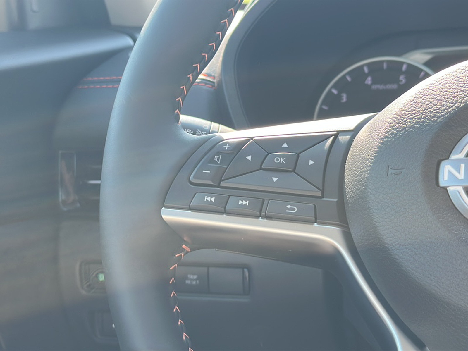 2025 Nissan Sentra SR photo 10