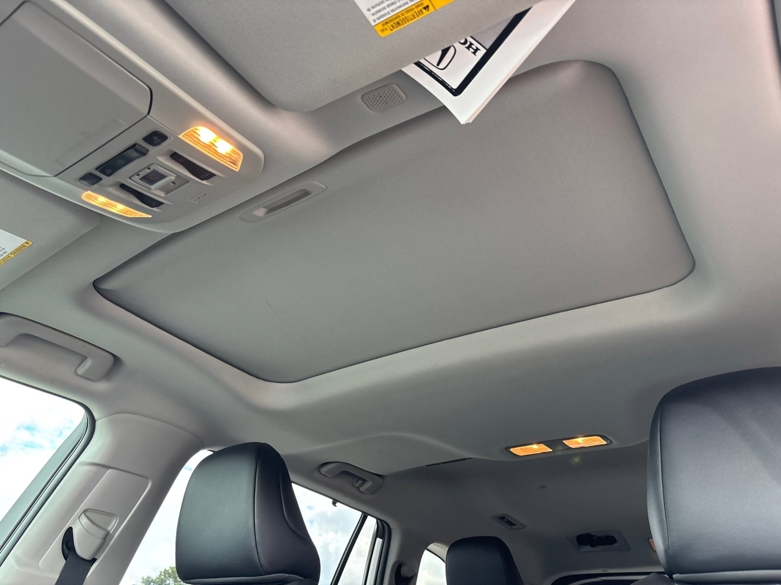 2020 Toyota Highlander XLE photo 3