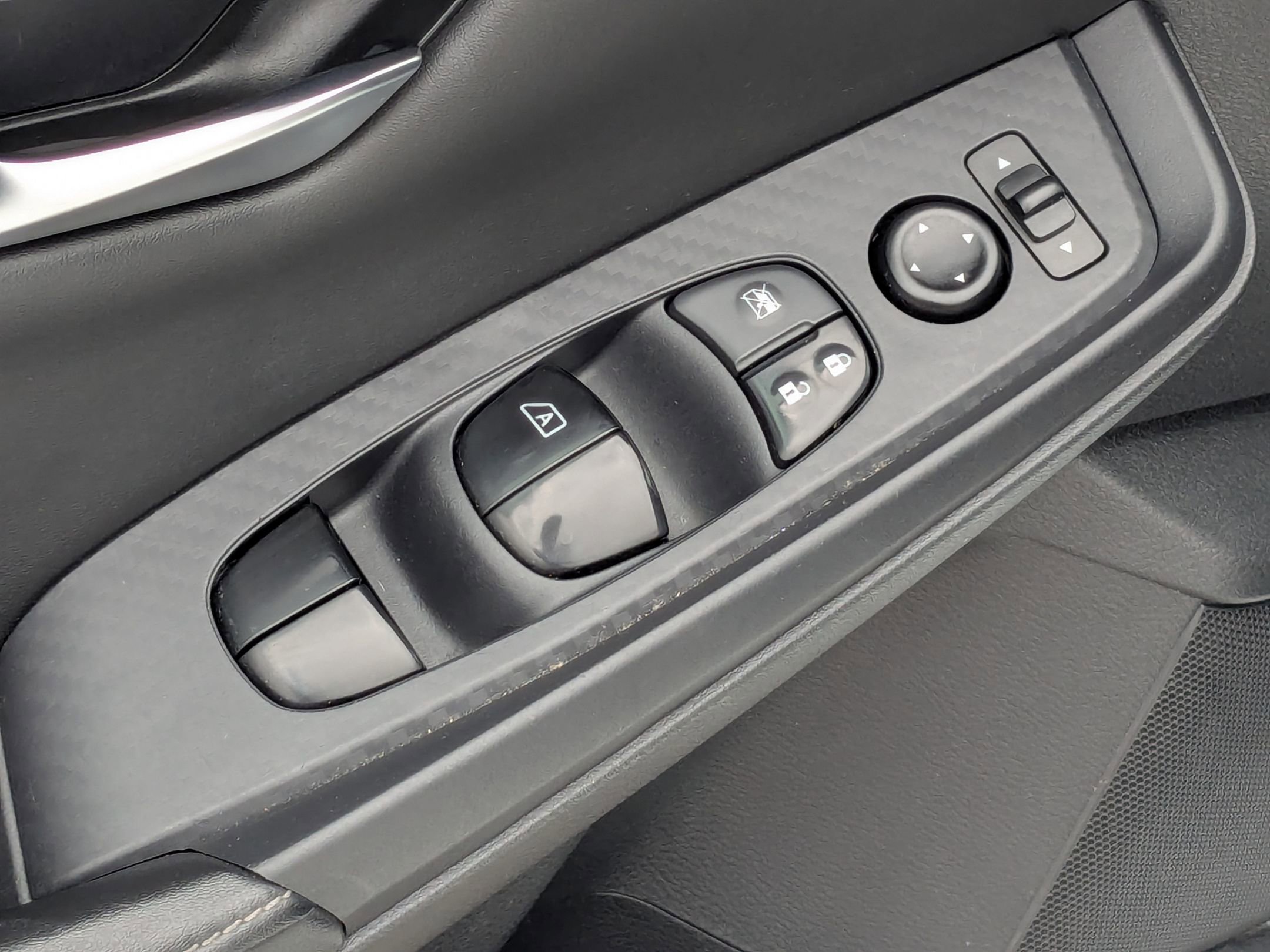 2020 Nissan Sentra SV photo 14