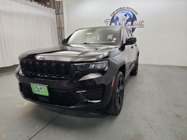 2022 Jeep Grand Cherokee Altitude photo 8