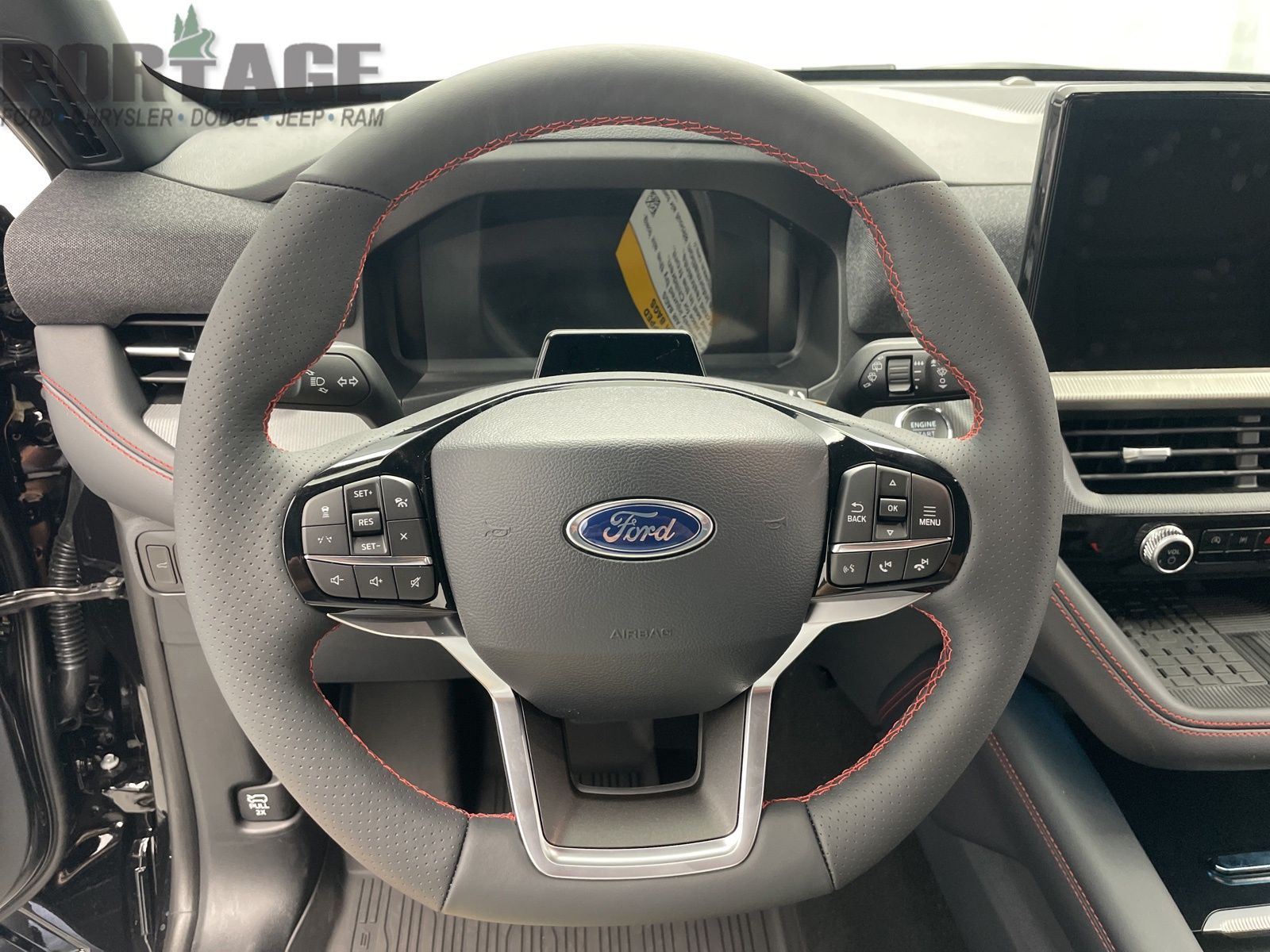 2025 Ford Explorer ST-Line photo 14