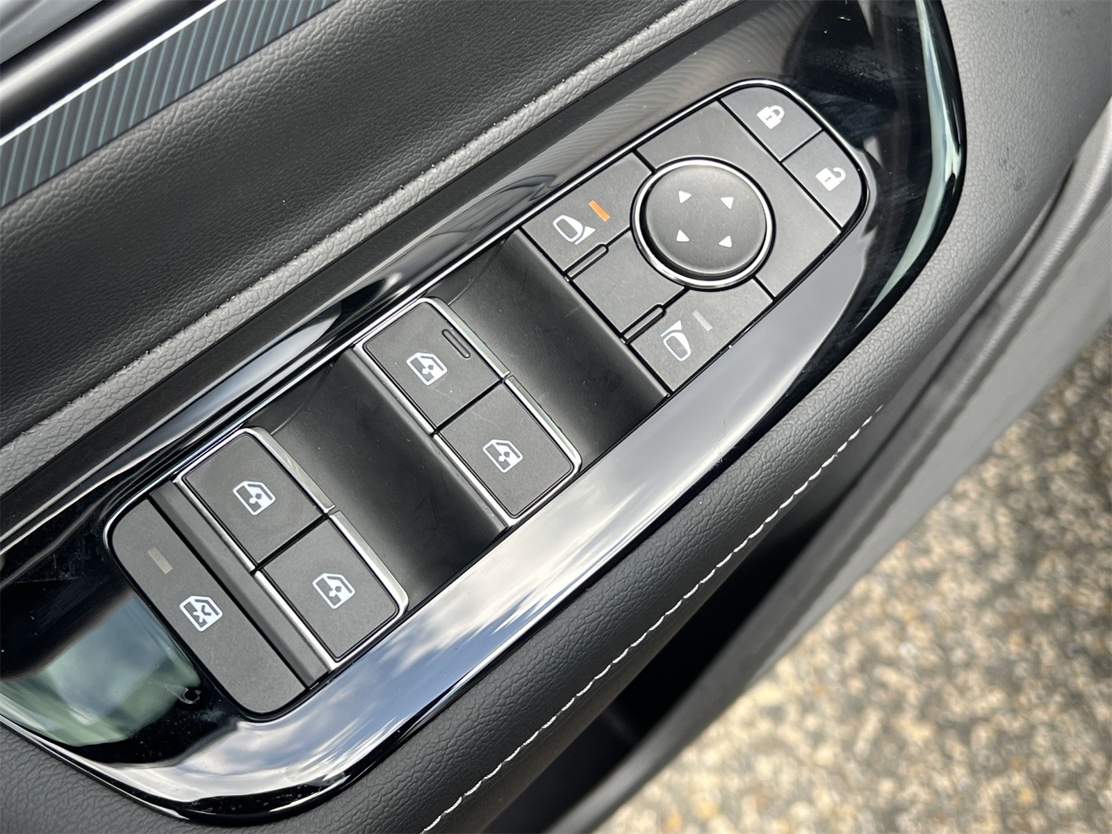 2025 Nissan Murano SL photo 15