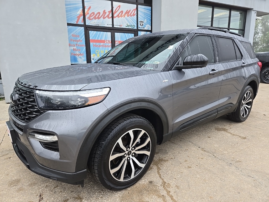 Used 2022 Ford Explorer ST-LINE with VIN 1FMSK8KH1NGA67088 for sale in Kansas City