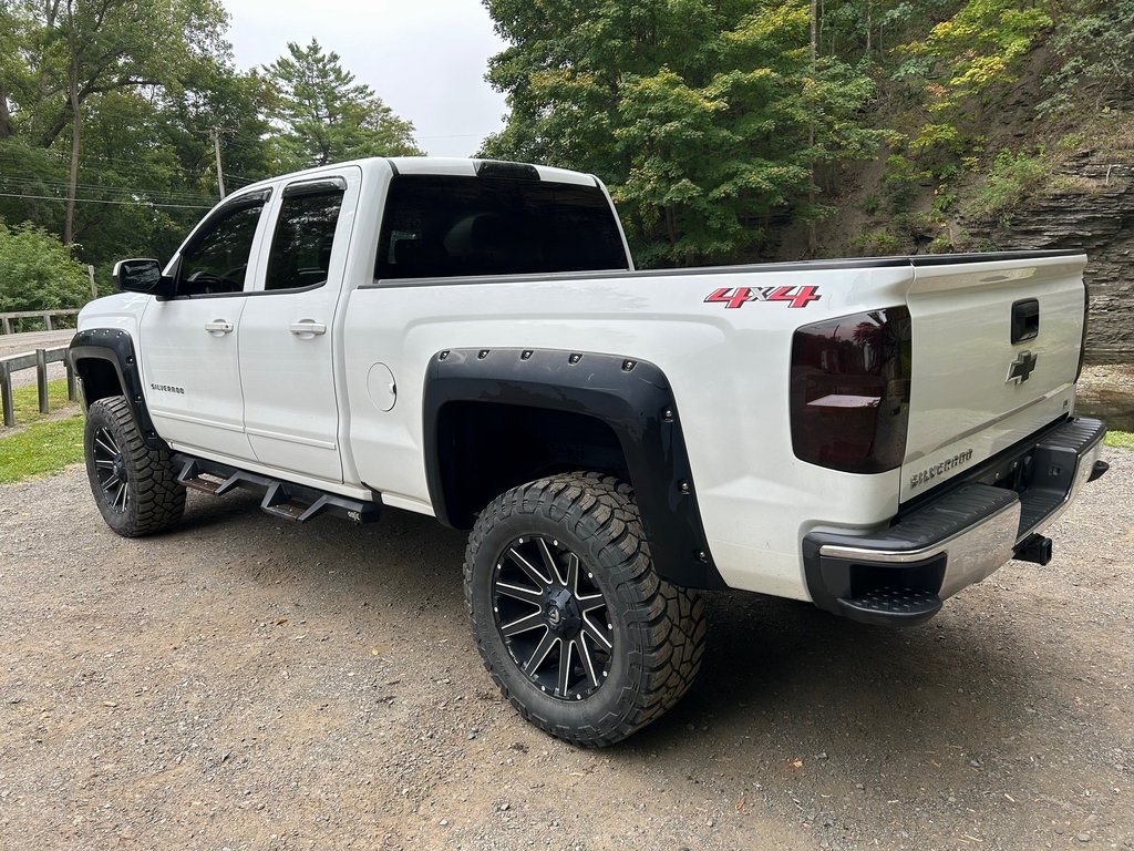 2018 Chevrolet Silverado 1500 LT photo 3