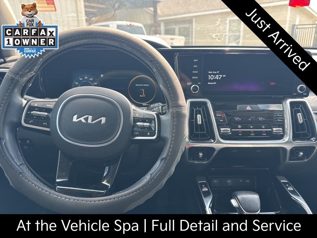 2023 Kia Sorento SX photo 2