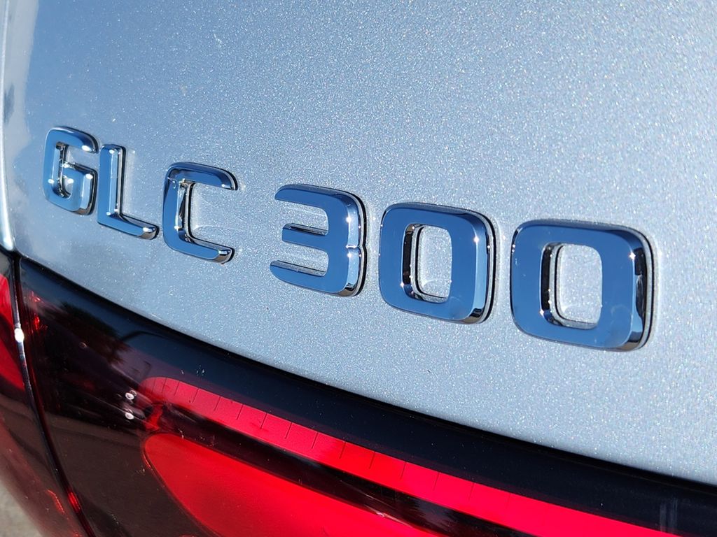 2026 Mercedes Benz GLC 300 4MATIC photo 9
