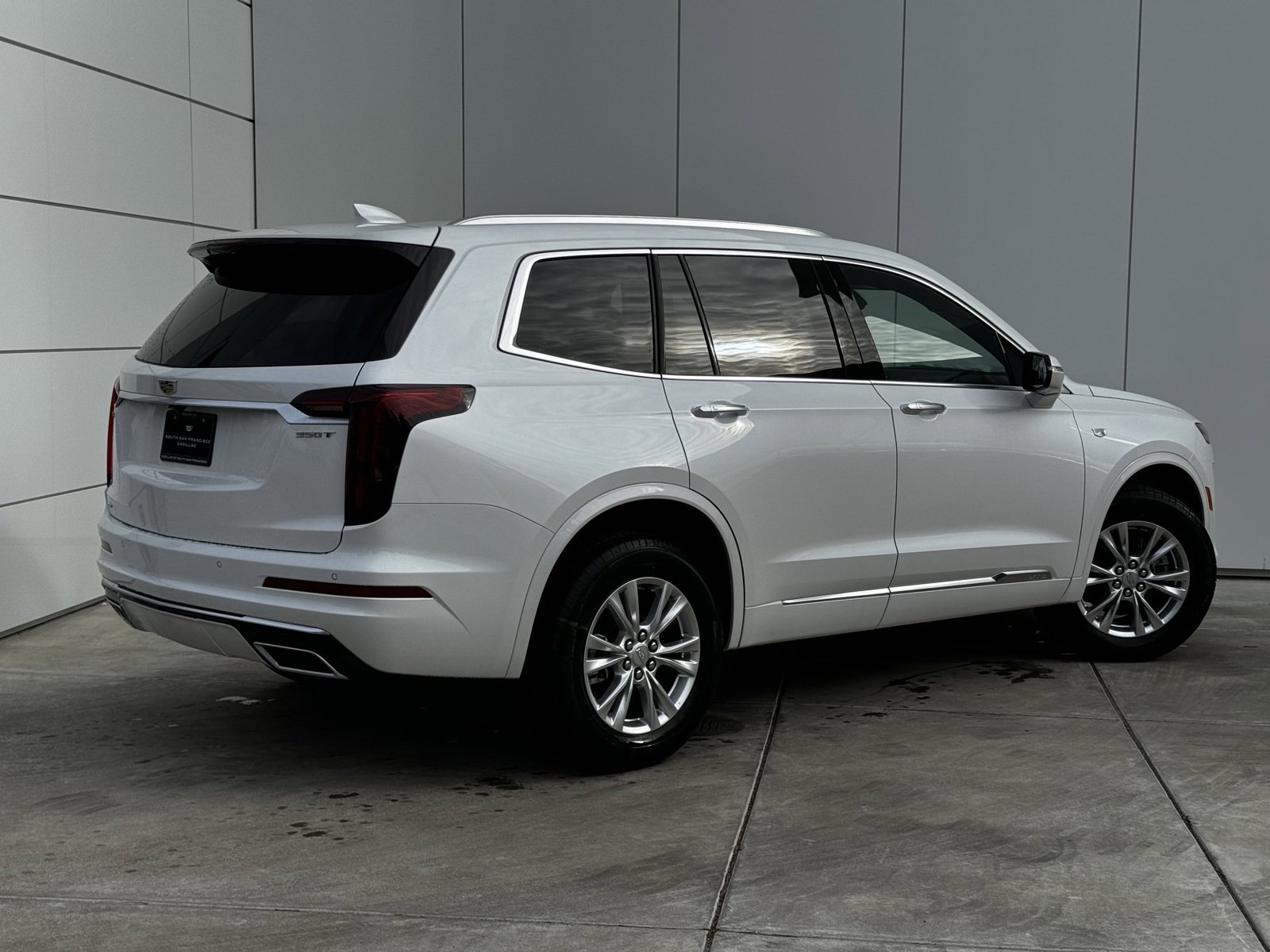 2025 Cadillac XT6 Luxury photo 7