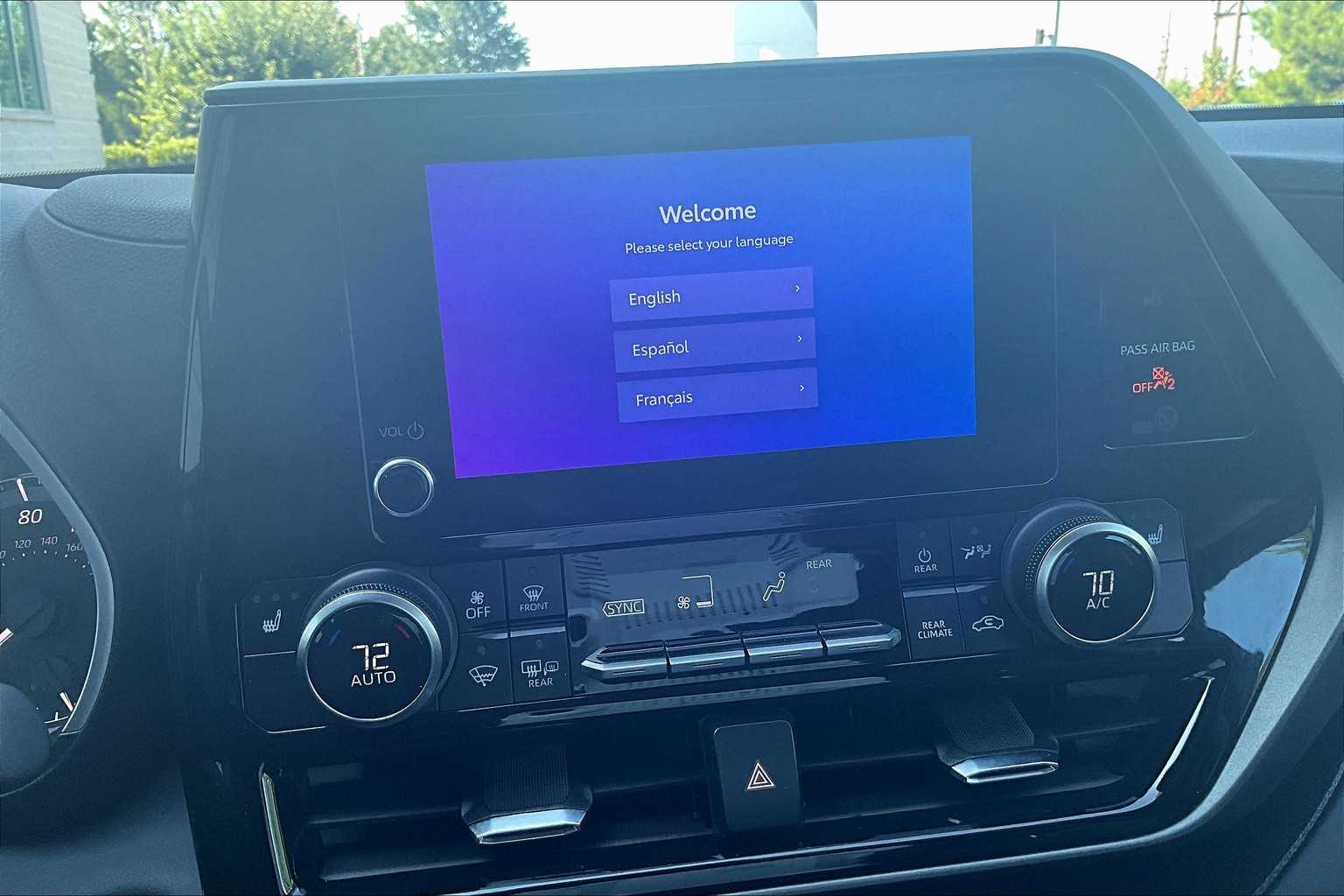 2024 Toyota Highlander XLE photo 6