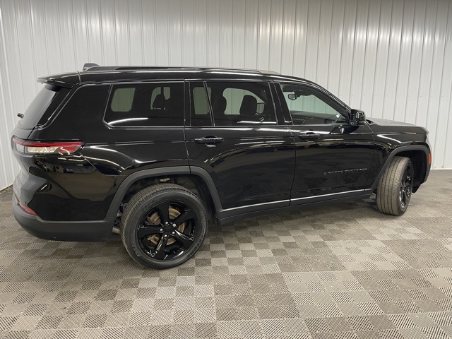 2022 Jeep Grand Cherokee Altitude photo 3