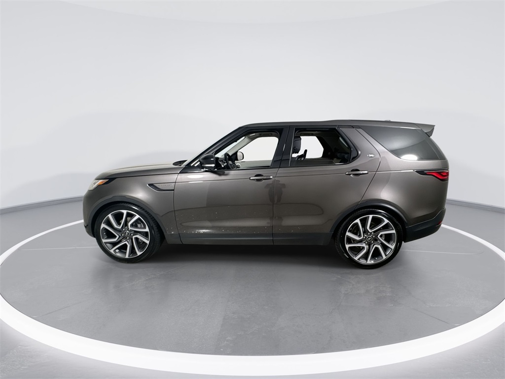 2025 Land Rover Discovery S photo 5