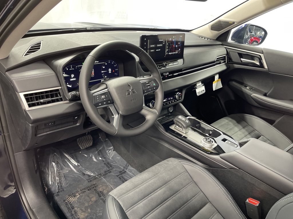 2025 Mitsubishi Outlander SE photo 17
