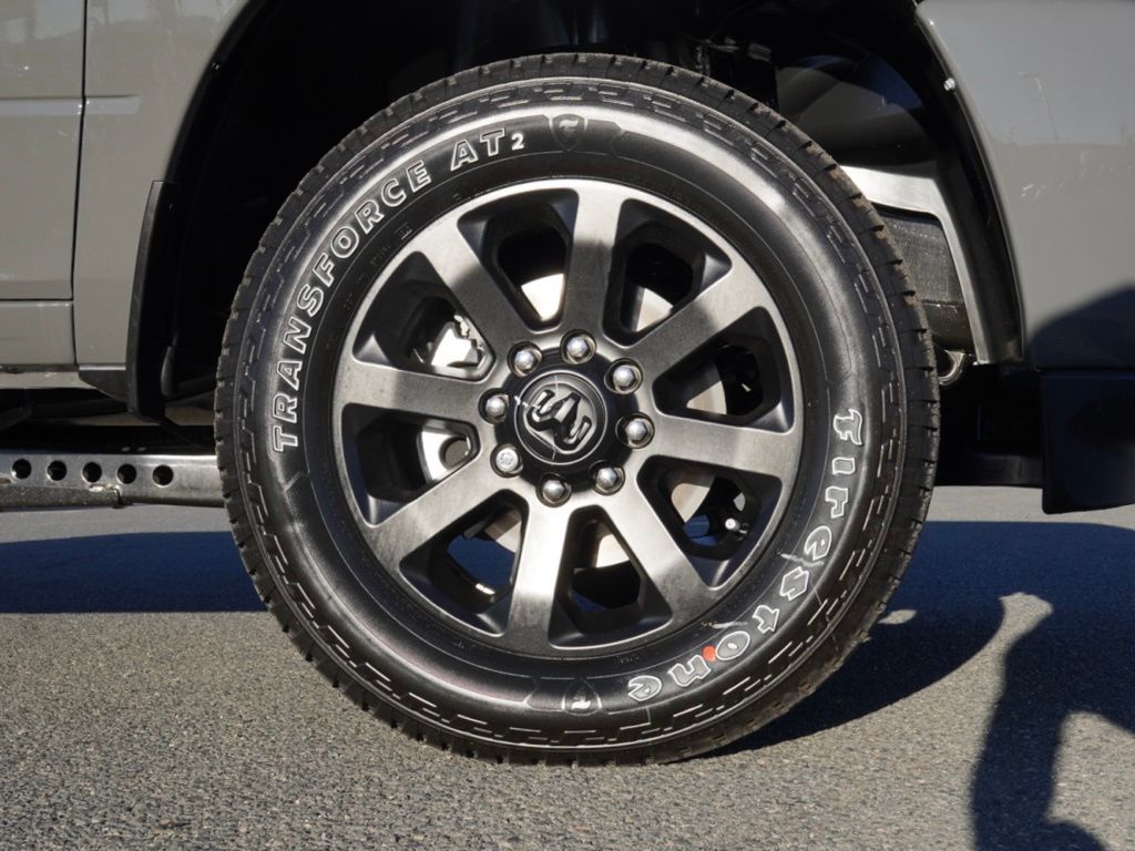 New 2026 Ceramic Gray Clear-Coat Exterior Paint RAM Big Horn image 7