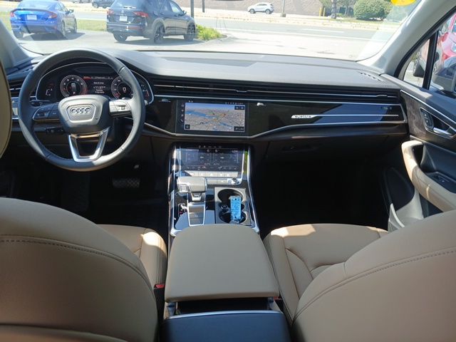 2025 Audi Q7 45 Premium Plus photo 12