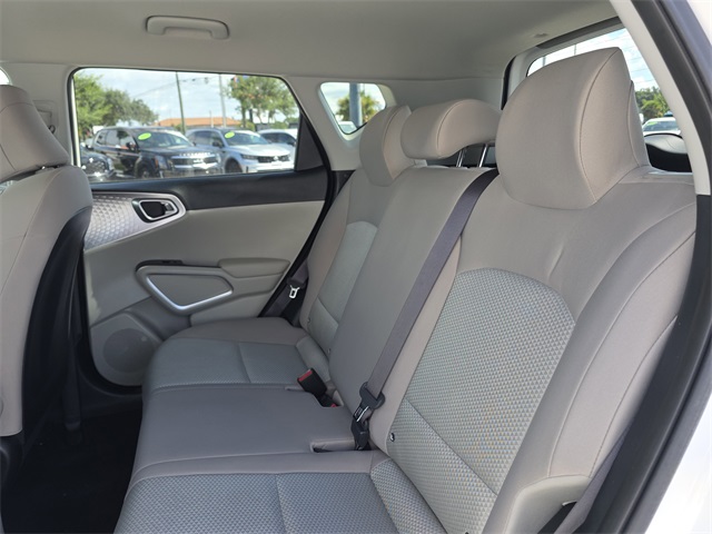 2022 Kia Soul LX photo 15