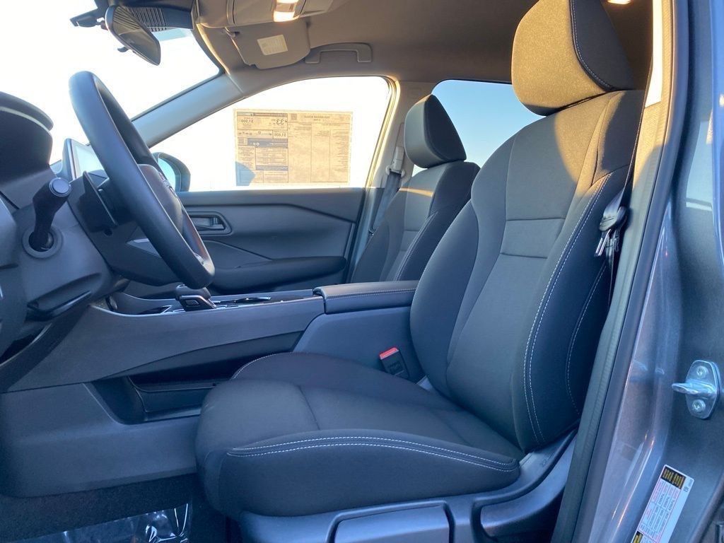2025 Nissan Rogue S photo 15