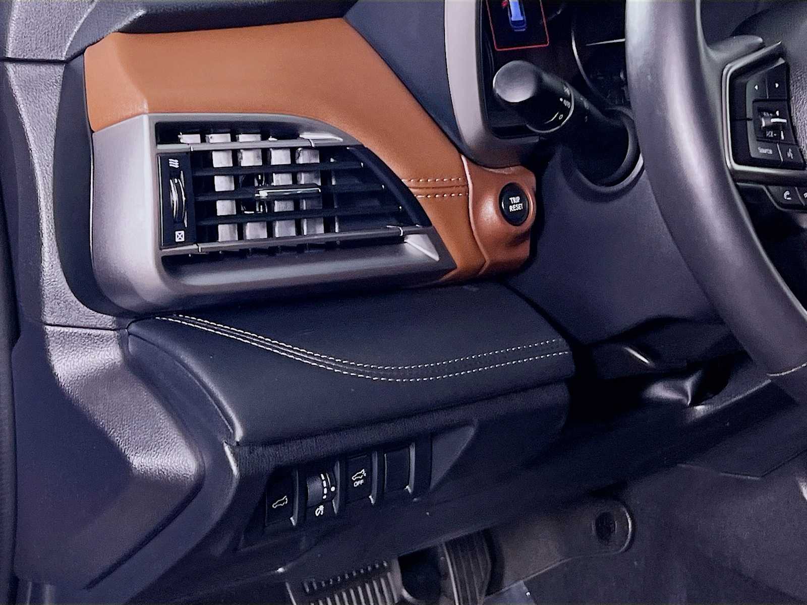 2022 Subaru Outback Touring photo 3