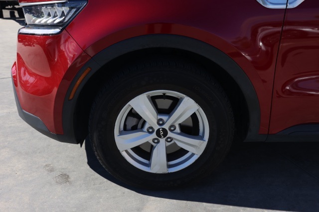 2023 Kia Sorento LX photo 9