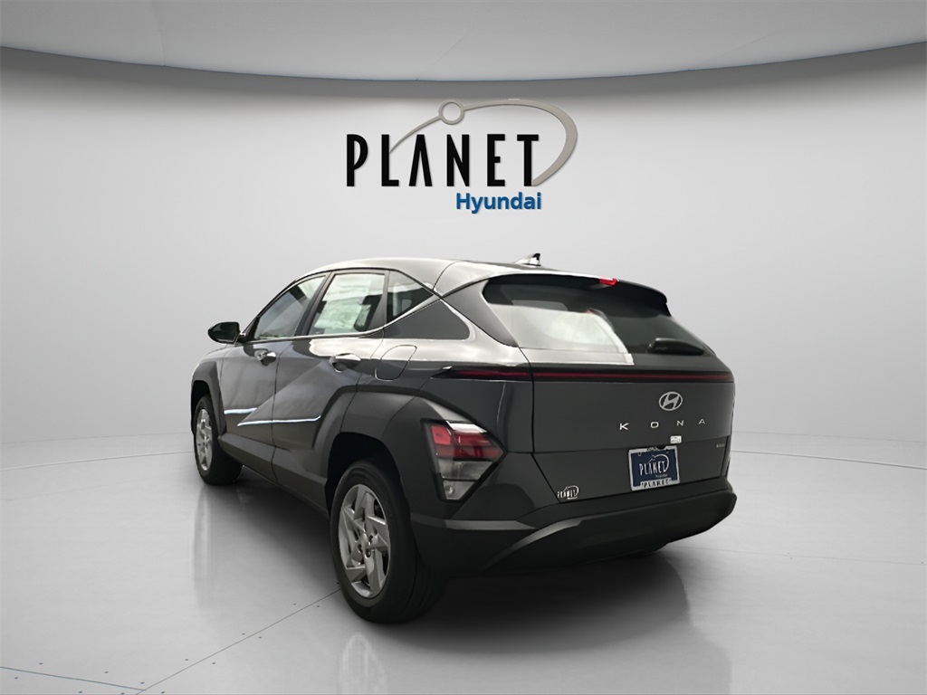 2026 Hyundai Kona SE photo 3