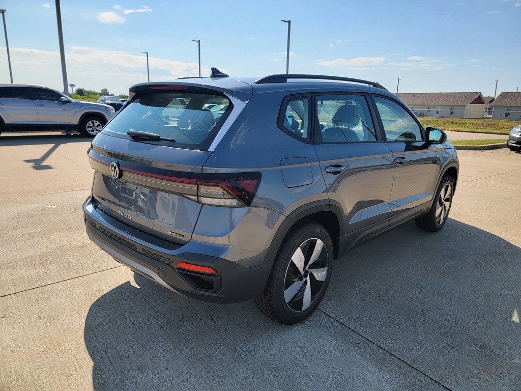 2025 Volkswagen Taos S photo 3