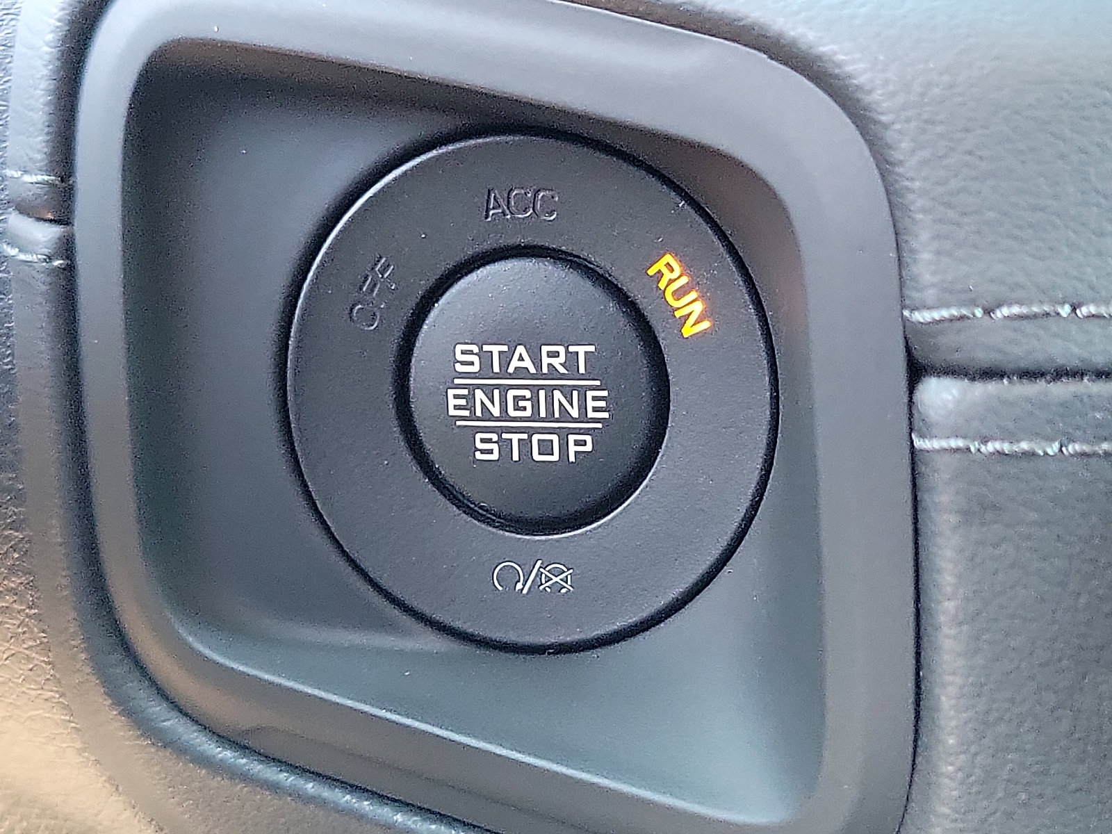 2025 Jeep Wrangler Sahara photo 11