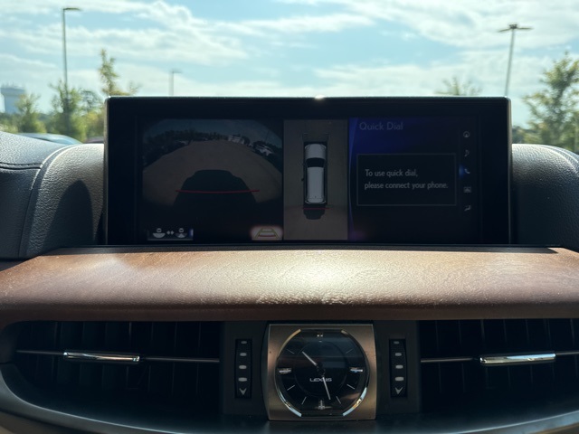 2016 Lexus LX 570 photo 7