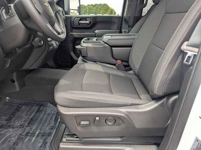 2025 Chevrolet Silverado 2500HD Custom photo 14