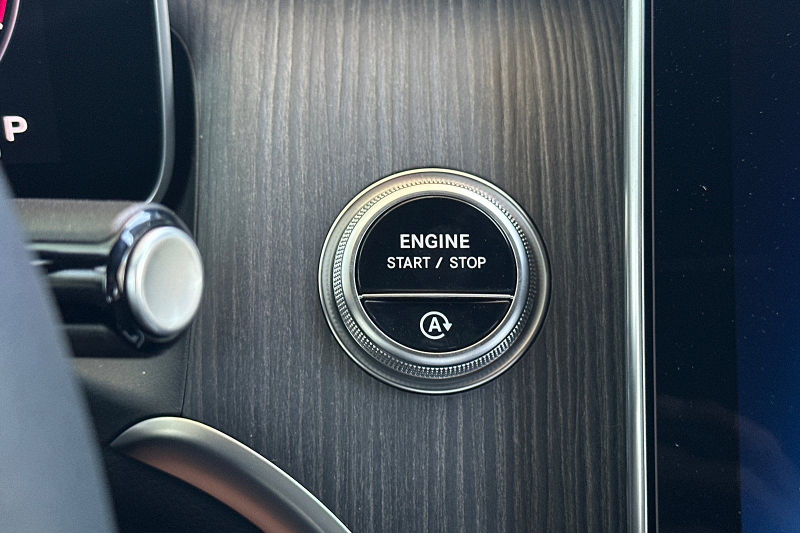2025 Mercedes Benz GLC 300 photo 15