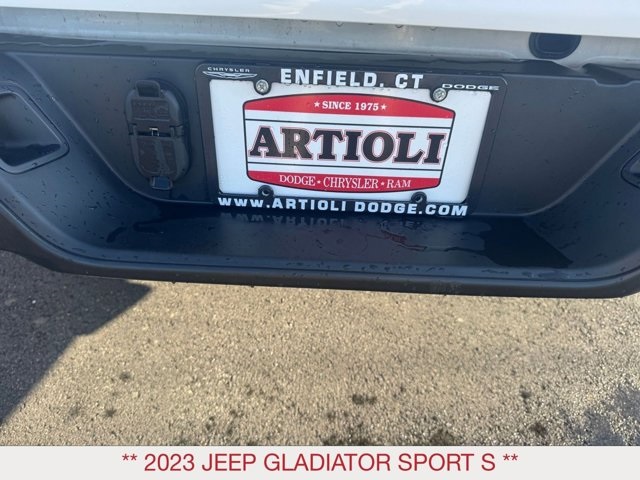 2023 Jeep Gladiator Sport photo 9