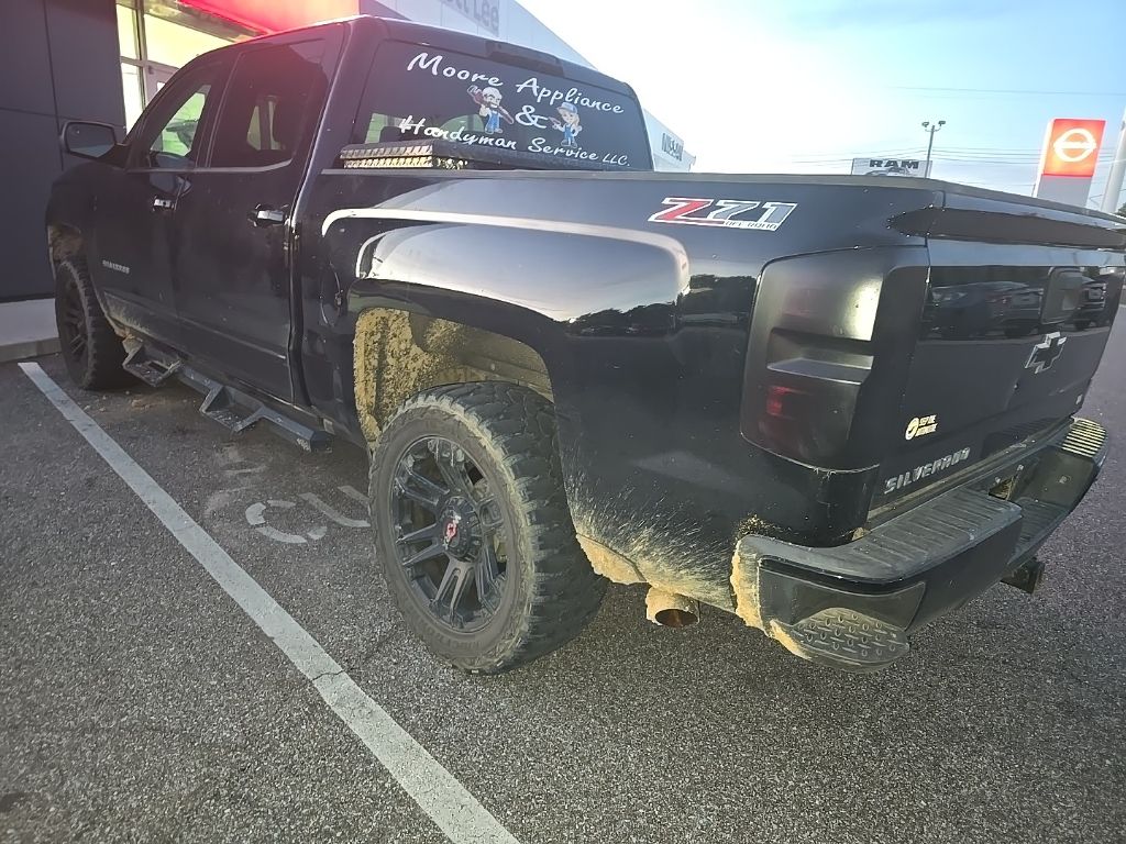2017 Chevrolet Silverado 1500 LT photo 3