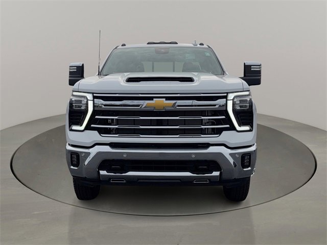 2026 Chevrolet Silverado 3500HD LTZ photo 3