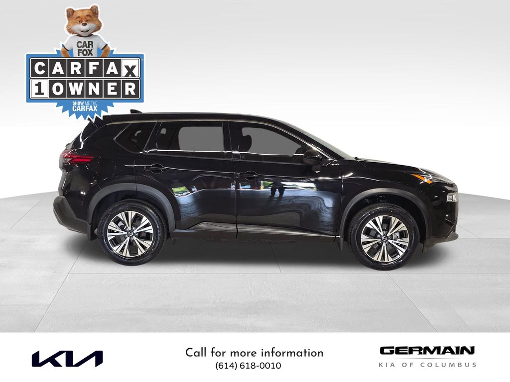 2021 Nissan Rogue SV photo 2