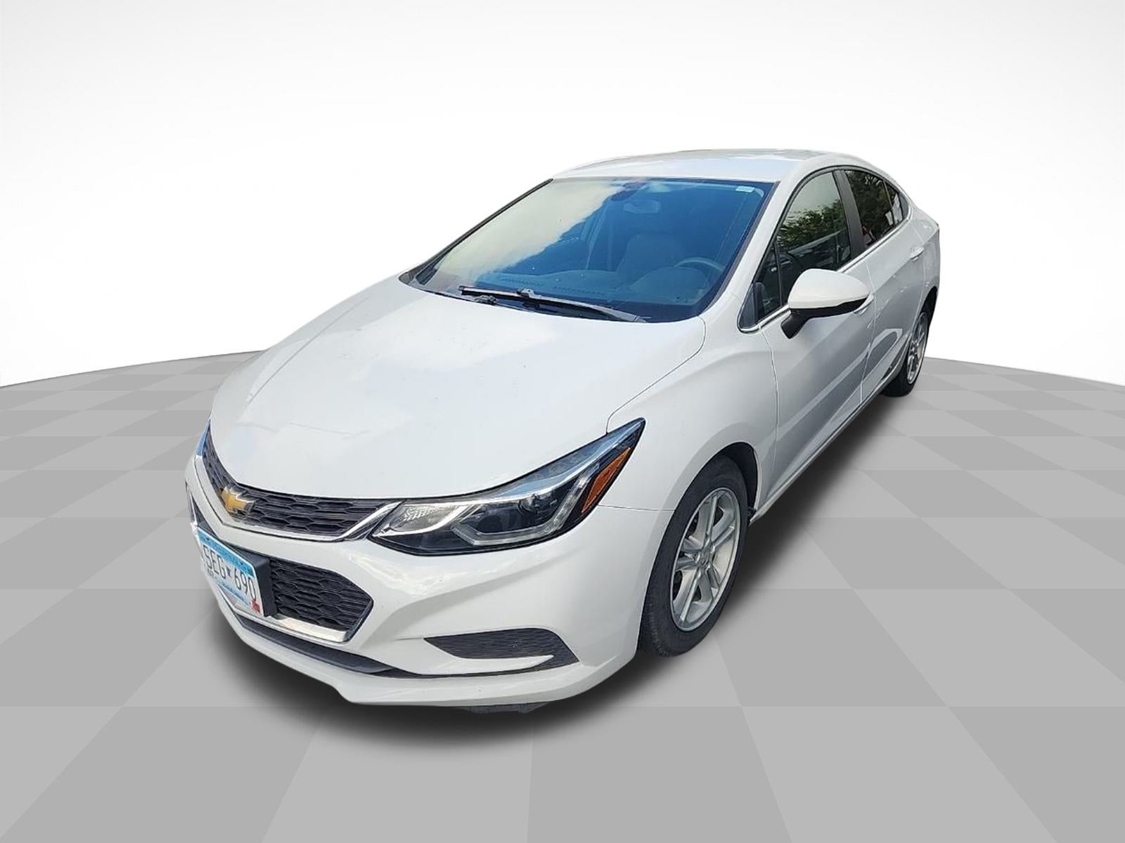2017 Chevrolet Cruze LT photo 3