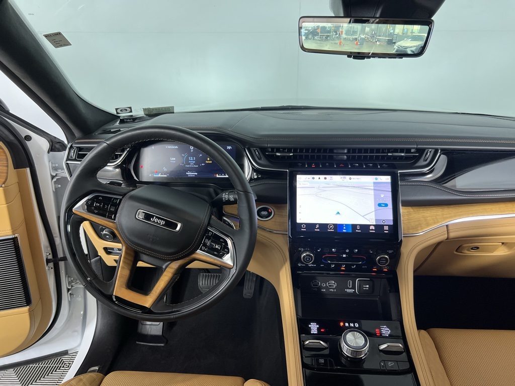 2024 Jeep Grand Cherokee Summit photo 4
