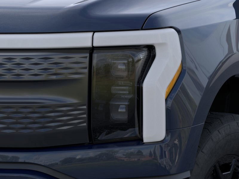 2025 Ford F-150 Lightning XLT photo 18
