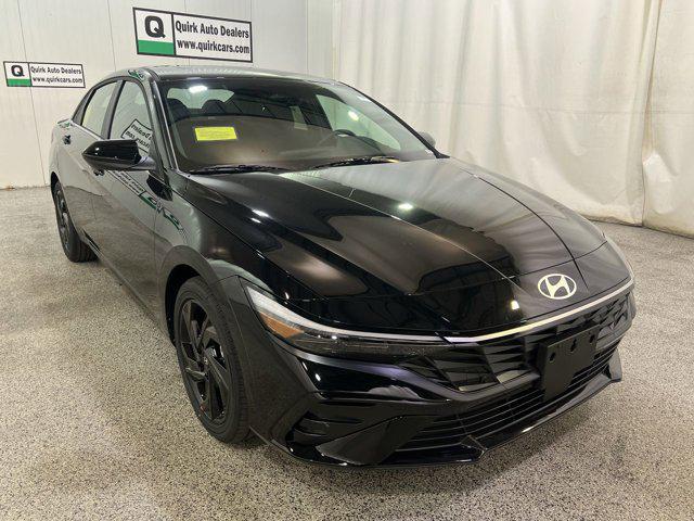 2026 Hyundai Elantra SEL Sport photo 2