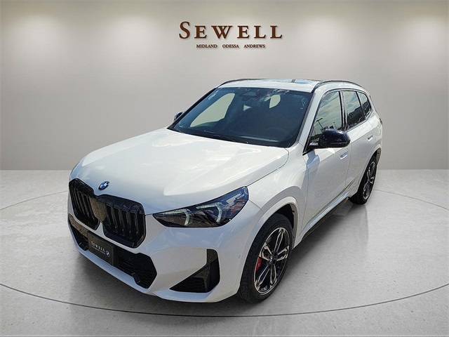 2026 BMW X1 28i's photo