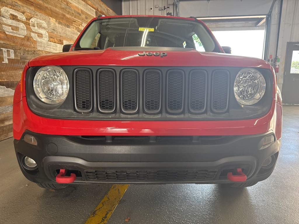 2016 Jeep Renegade Trailhawk photo 2