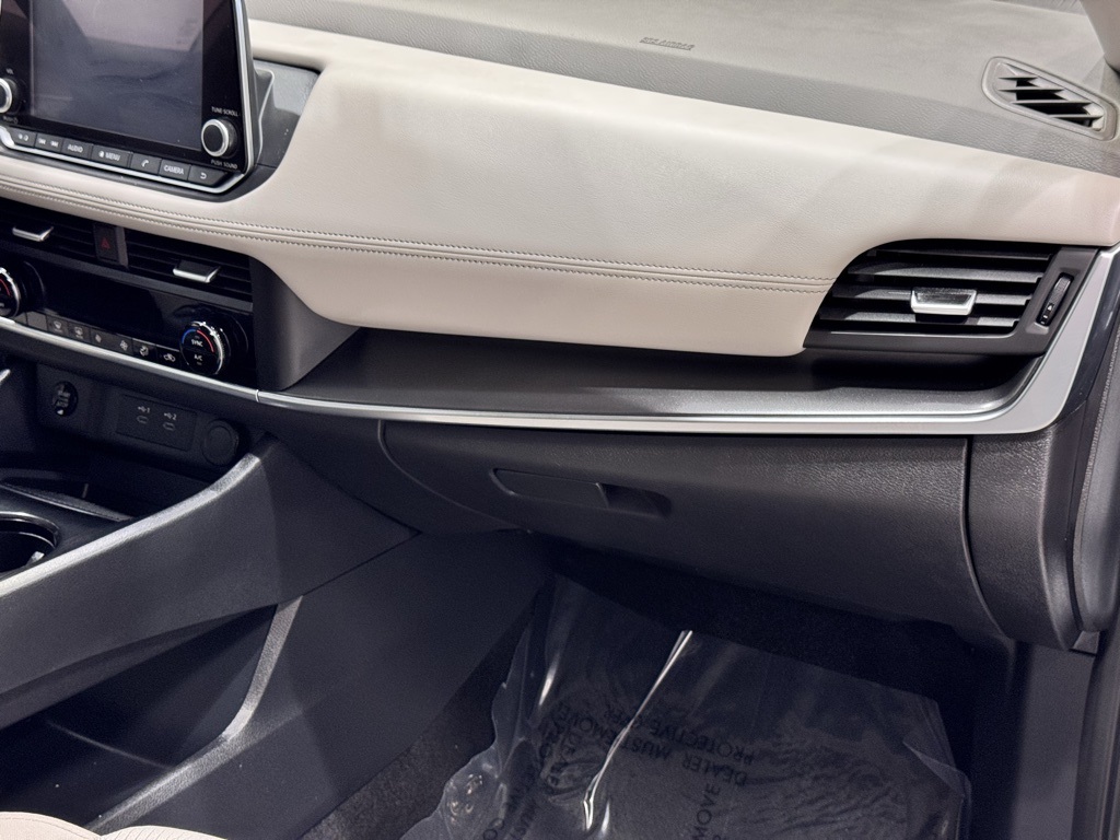 2025 Nissan Rogue SV AWD photo 28