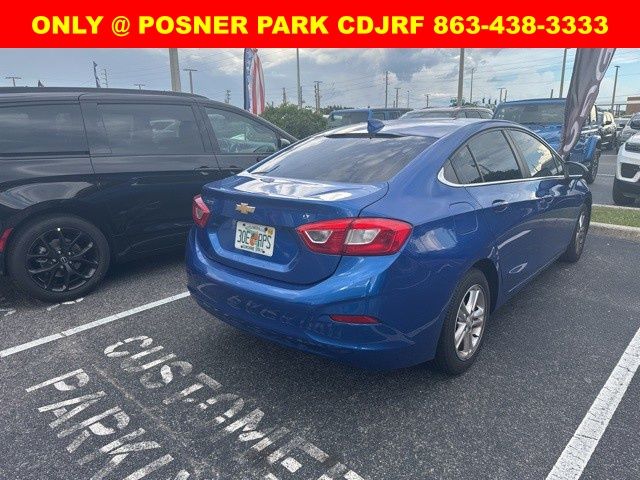 2017 Chevrolet Cruze LT photo 6
