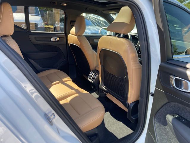 2022 Volvo XC40 T5 Inscription photo 25