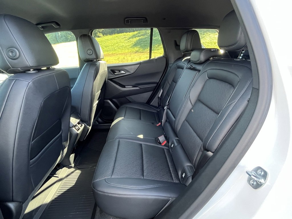 2026 Chevrolet Equinox LT photo 13
