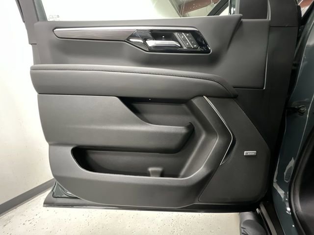 2025 Chevrolet Tahoe Z71 photo 17