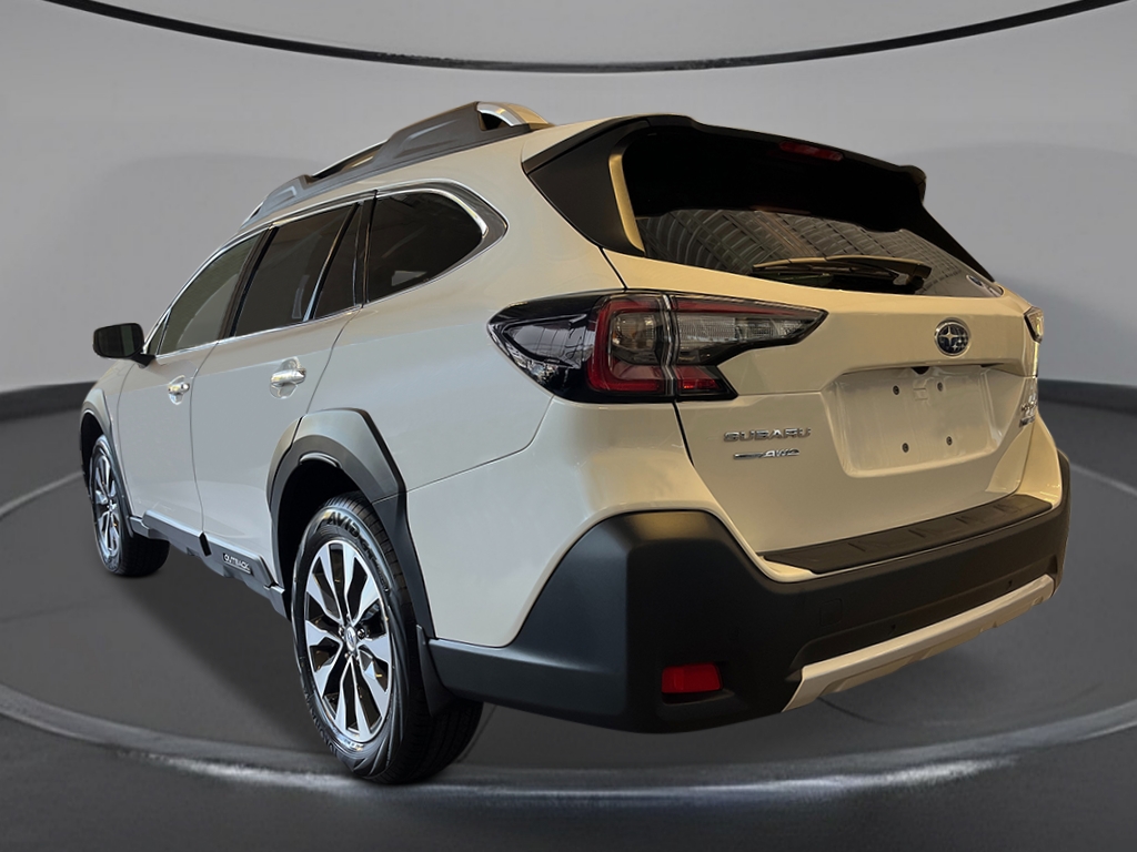 2025 Subaru Outback Touring XT photo 3