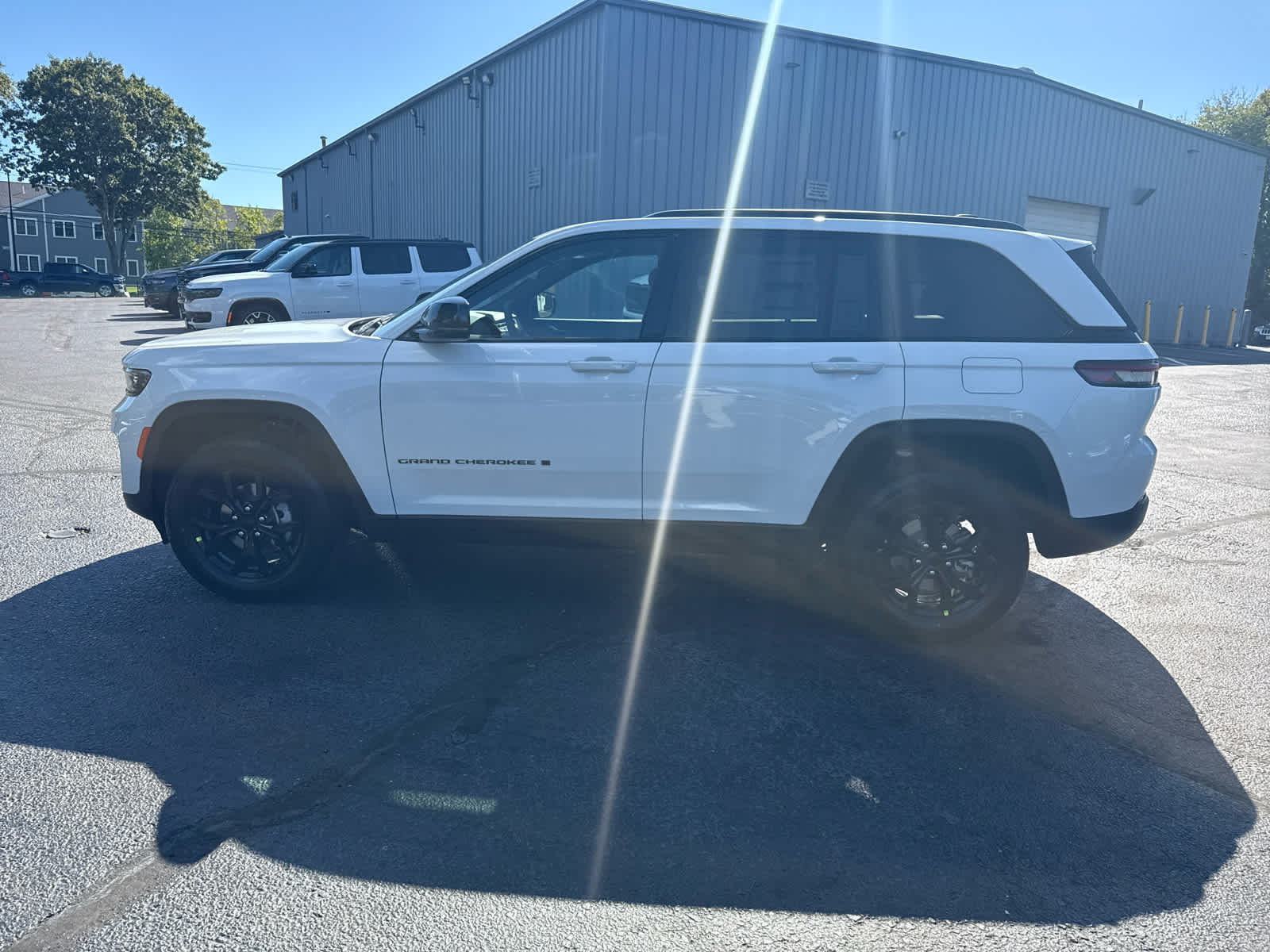 2025 Jeep Grand Cherokee Altitude photo 6