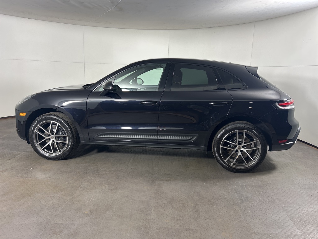 2025 Porsche Macan T photo 7